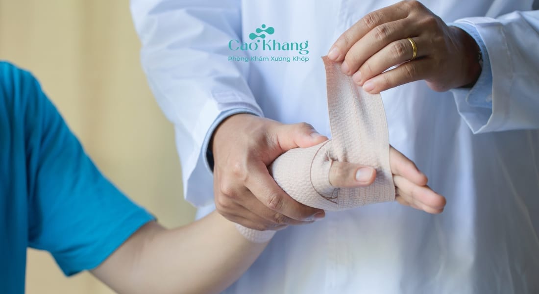 điều trị trật khớp cổ tay