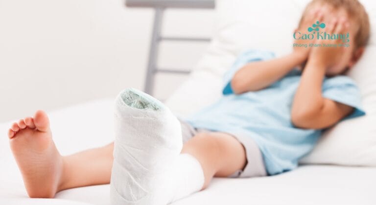 xương trẻ nhỏ khi gãy thì mau liền hơn vì