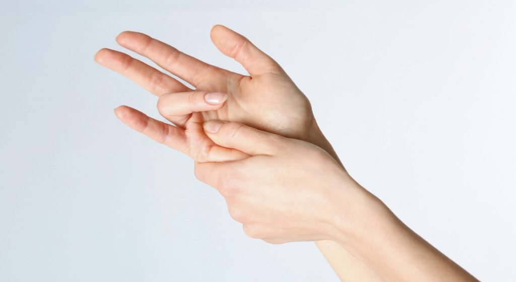 Bài tập gập – duỗi chủ động ngón tay