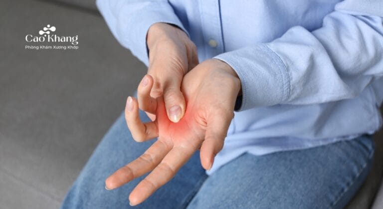 cách tập vật lý trị liệu ngón tay lò xo