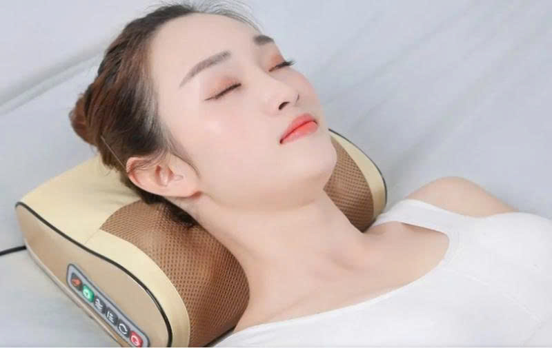 gối massage cổ vai gáy