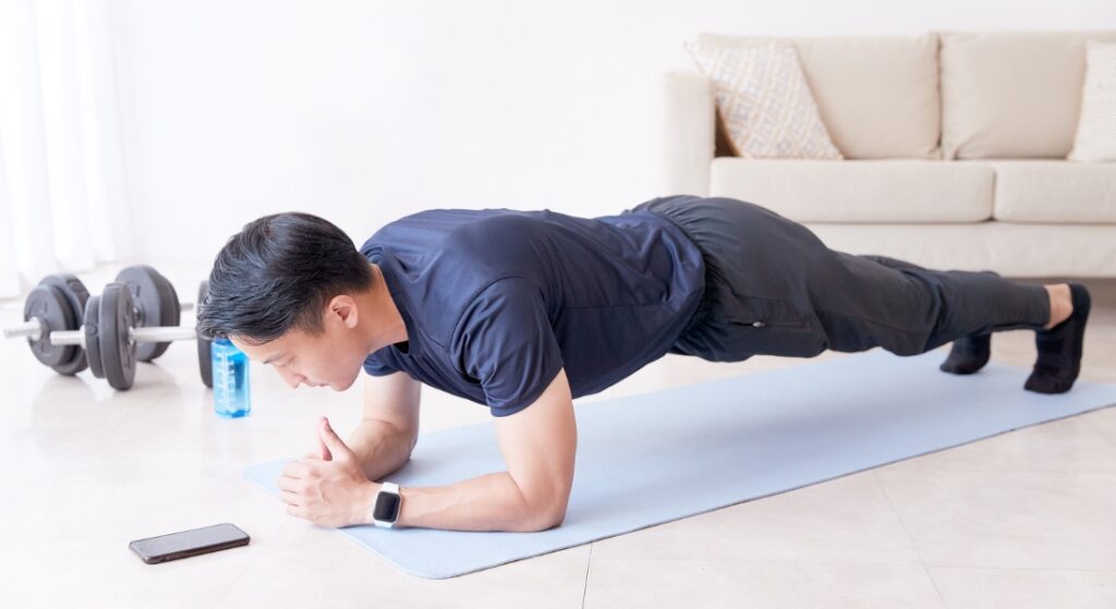 bài tập chống gù lưng plank