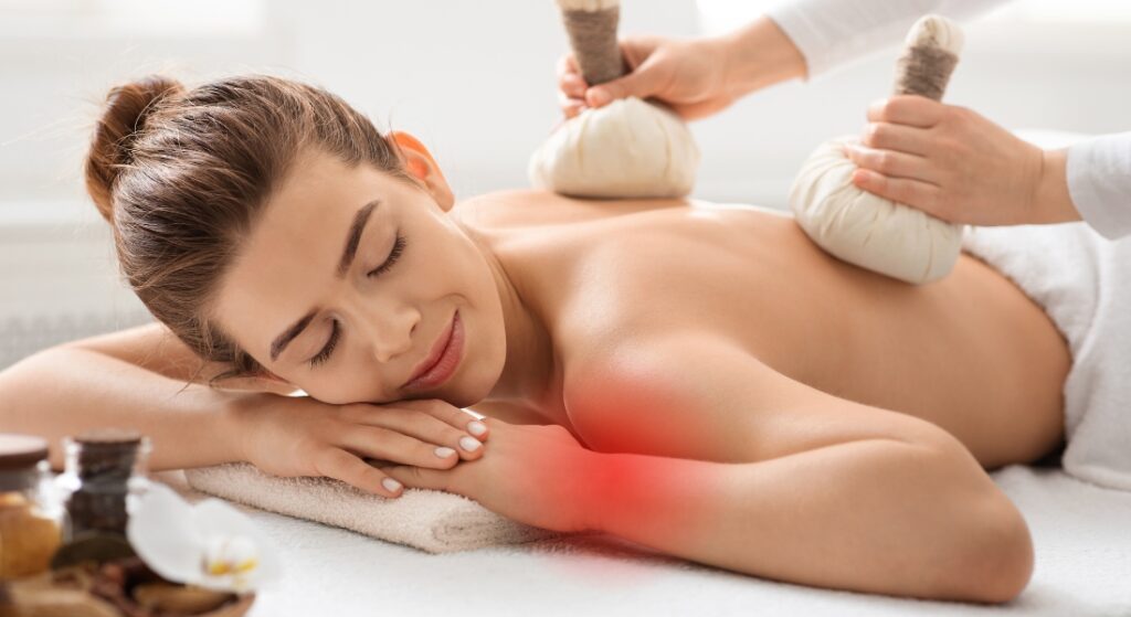 chườm lưng giúp chữa đau lưng