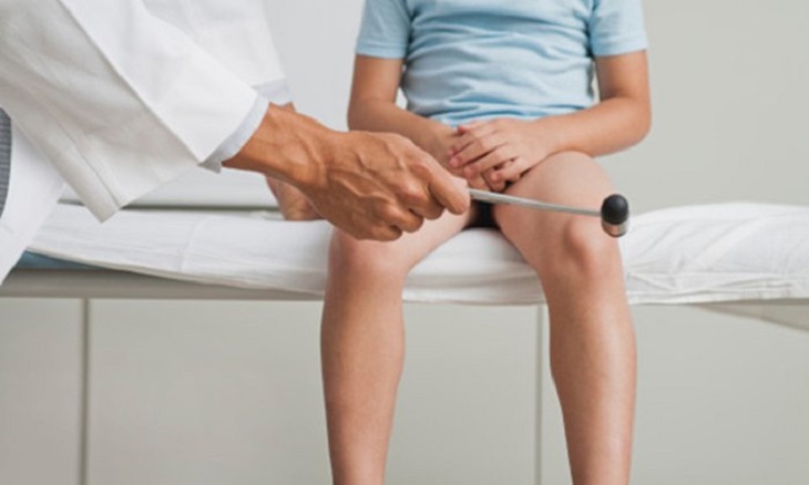điều trị viêm khớp thiếu niên