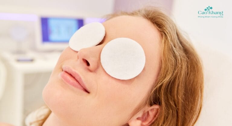 chườm nóng mắt có tác dụng gì