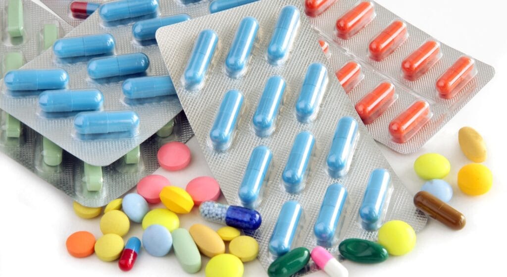 đang uống thuốc tây không nên uống lá đinh lăng