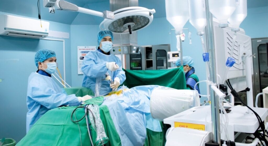nội soi thoát vị đĩa đệm