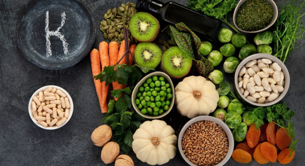 thiếu vitamin k dễ bị bầm tím