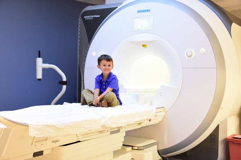 trẻ em chụp mri