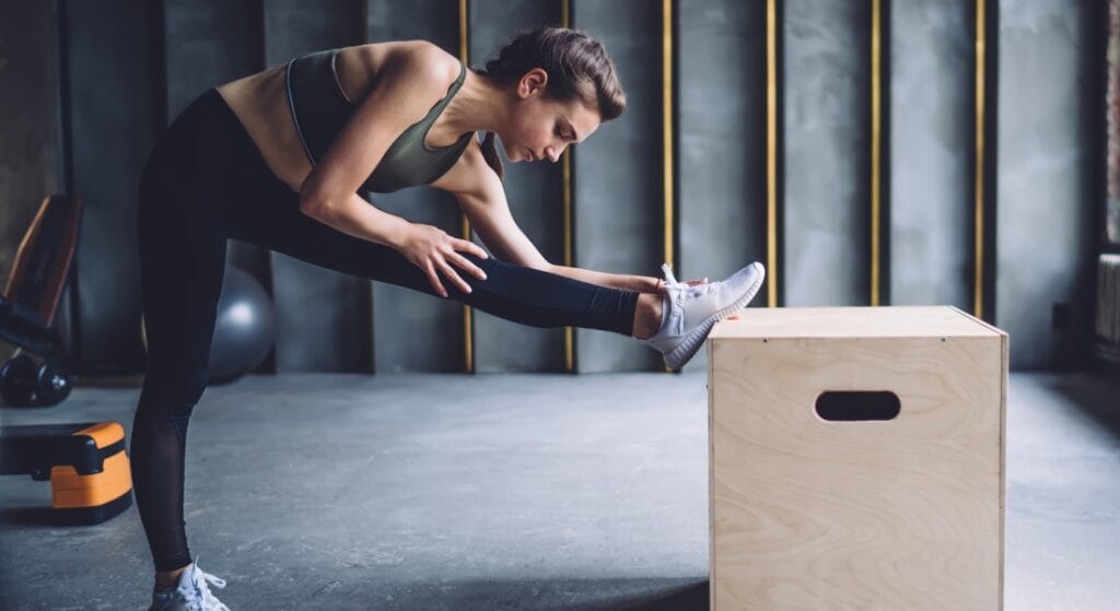 Giãn gân kheo tư thế đứng