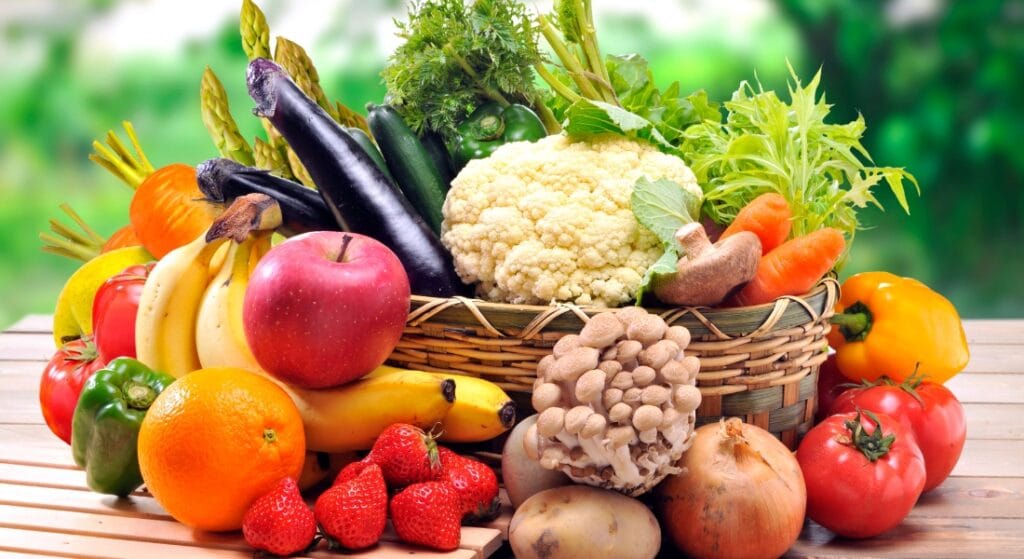 ăn nhiều rau xanh trái cây