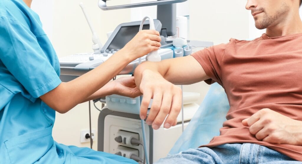 điều trị tràn dịch khớp khuỷu tay