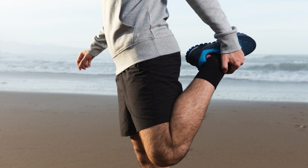 giãn cơ đùi trước sau khi chạy bộ