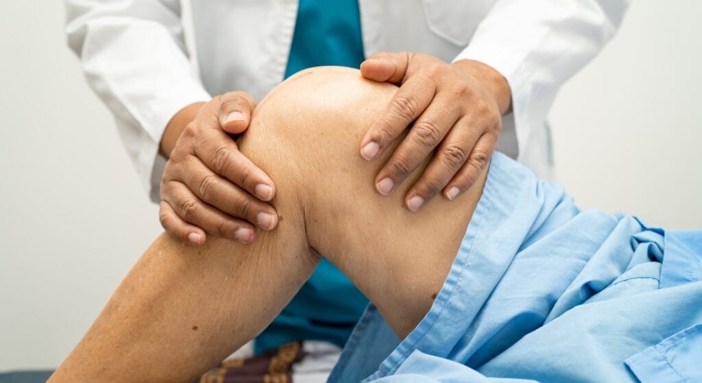 khi nào cần nội soi khớp gối