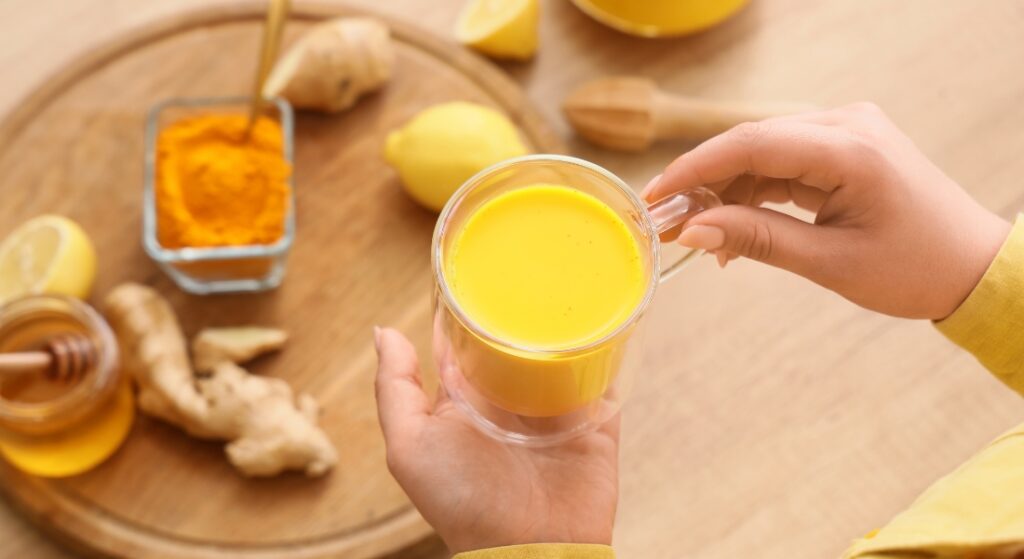 nước nghệ tươi mật ong