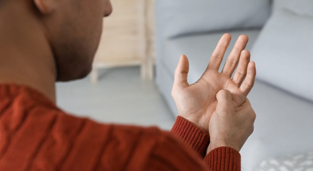 triệu chứng viêm bao gân ngón tay