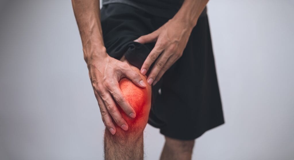 xoa bóp khớp gối bị tràn dịch