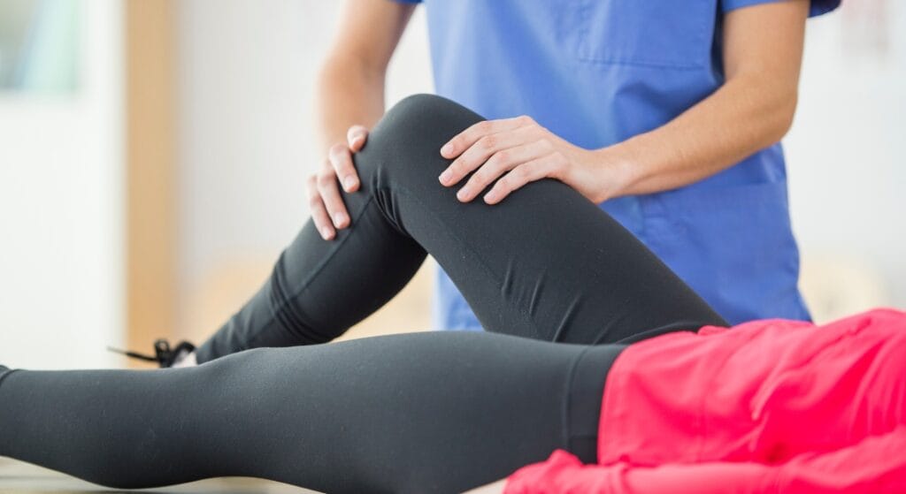 bài tập Co gối trượt trên giường