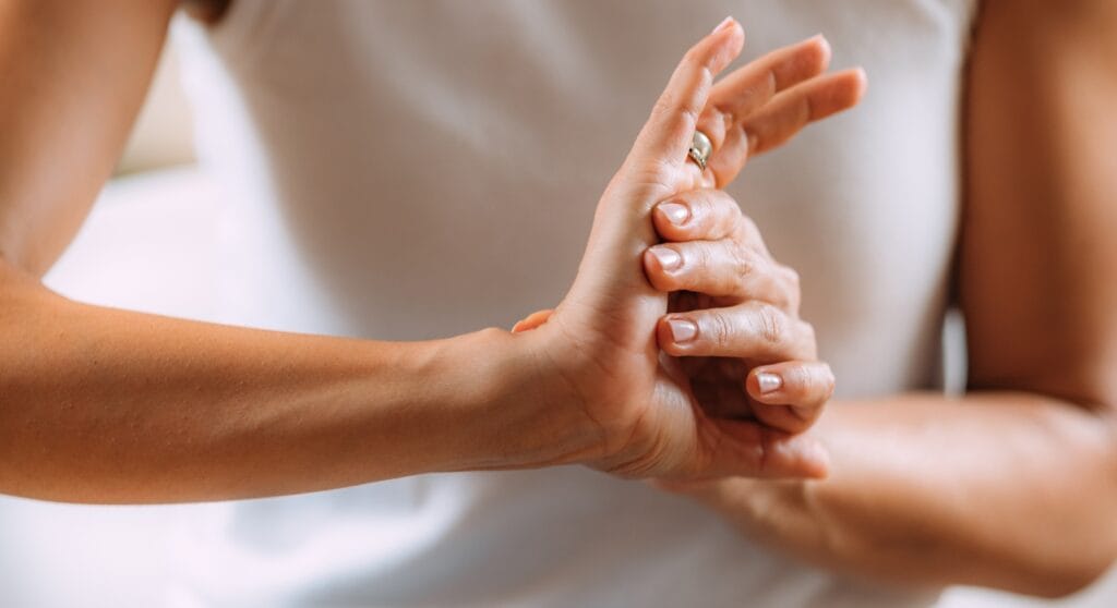 bài tập xoay cổ tay