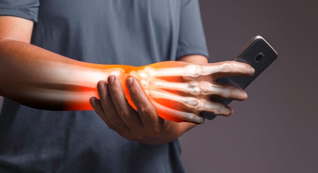 nguyên nhân tê đầu ngón tay