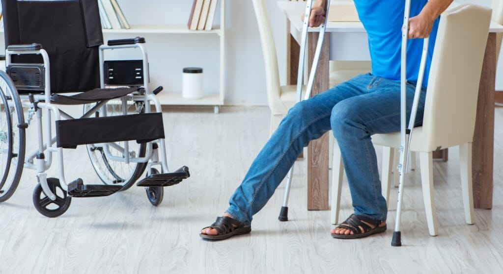 tập đi sau khi thay khớp háng