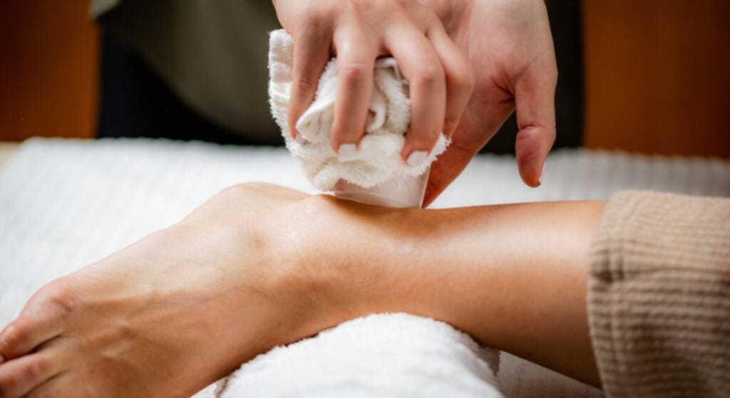 xử lý mắt cá chân sưng nhưng không đau