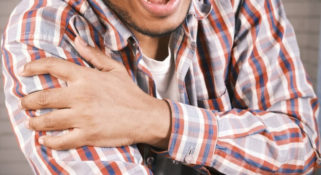 nguyên nhân đau nhức cánh tay