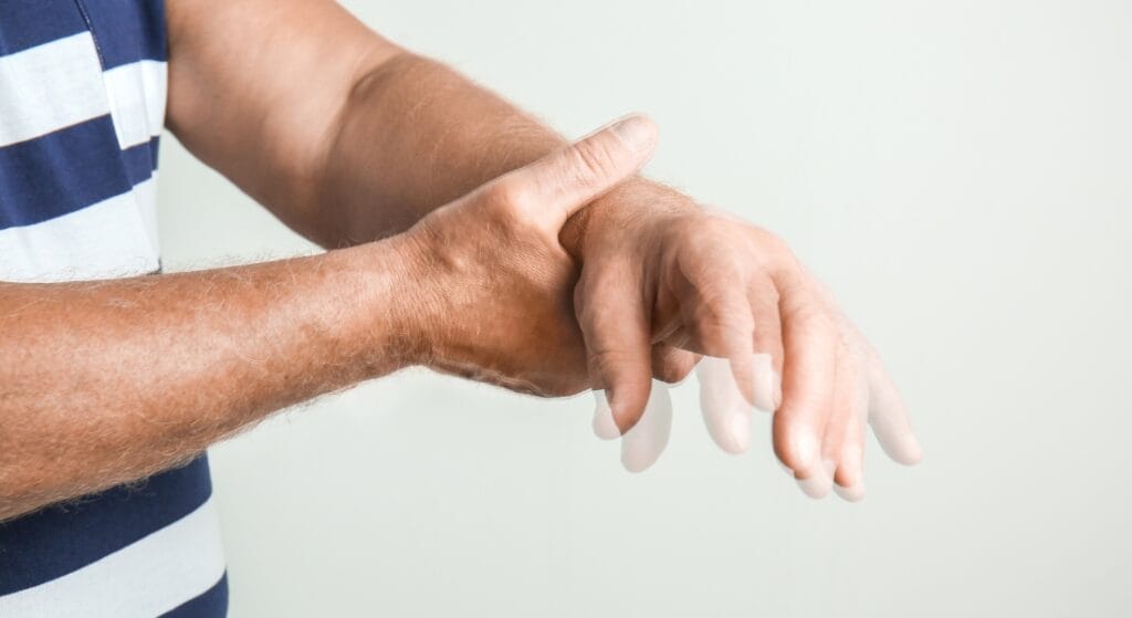 tình trạng cánh tay bị mất lực